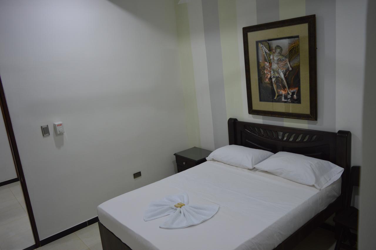 Hotel La Rotonda Caucasia Екстериор снимка